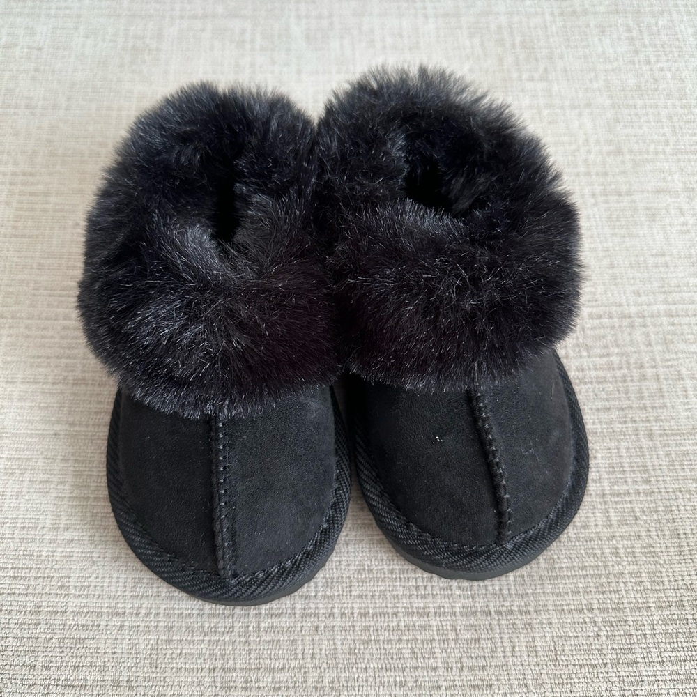 Black Fur-Lined Toddler Slippers